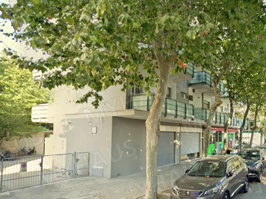 Immagine 3 di Negozio in vendita  in VIA RAFFAELLO 36 a Cesenatico