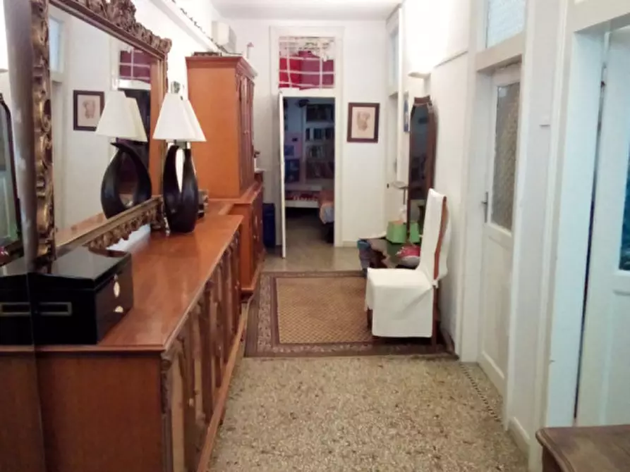 Immagine 1 di Appartamento in vendita  in rialto a Venezia