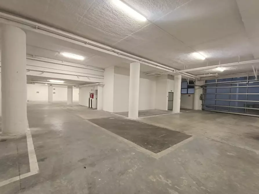 Immagine 1 di Garage in affitto  in Via Conciapelli a Bolzano