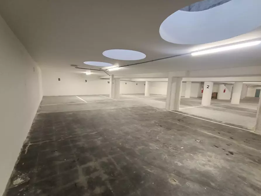 Immagine 6 di Garage in affitto  in Via Conciapelli a Bolzano