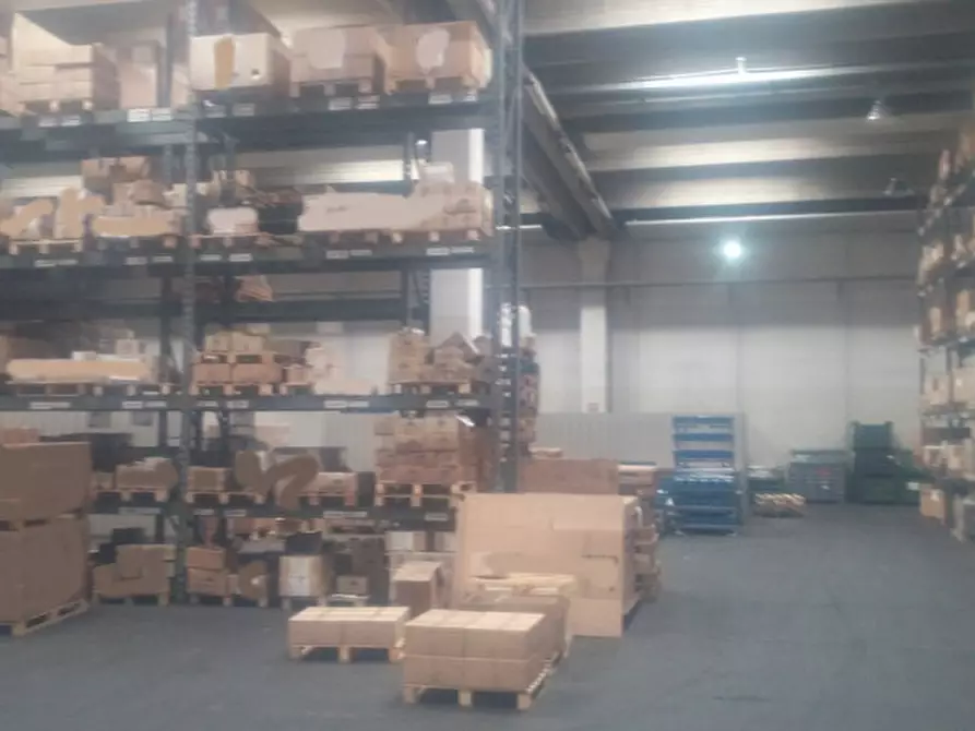 Immagine 6 di Magazzino in affitto  in VIA CAMPANIA a Monza