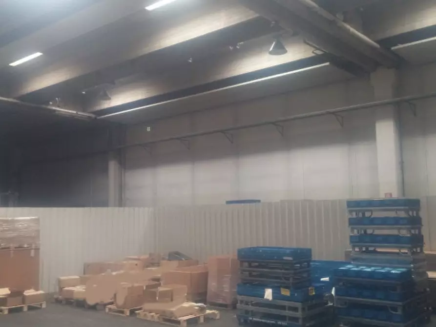 Immagine 7 di Magazzino in affitto  in VIA CAMPANIA a Monza