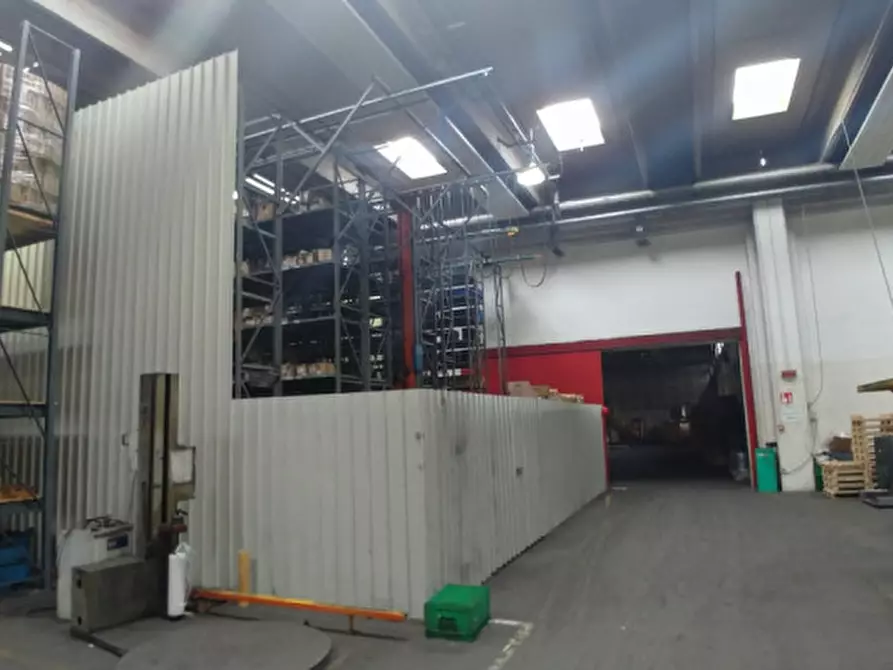 Immagine 15 di Magazzino in affitto  in VIA CAMPANIA a Monza