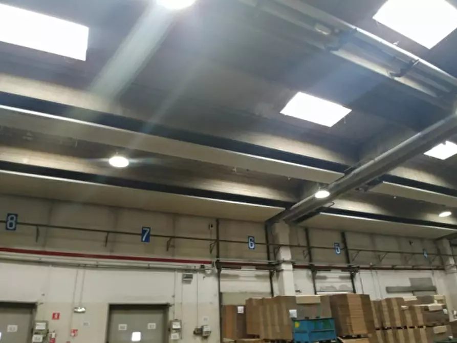 Immagine 20 di Magazzino in affitto  in VIA CAMPANIA a Monza