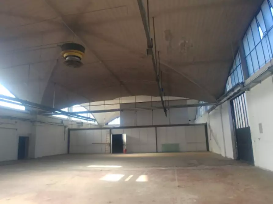 Immagine 10 di Laboratorio in vendita  in VIA MILANO a Desio