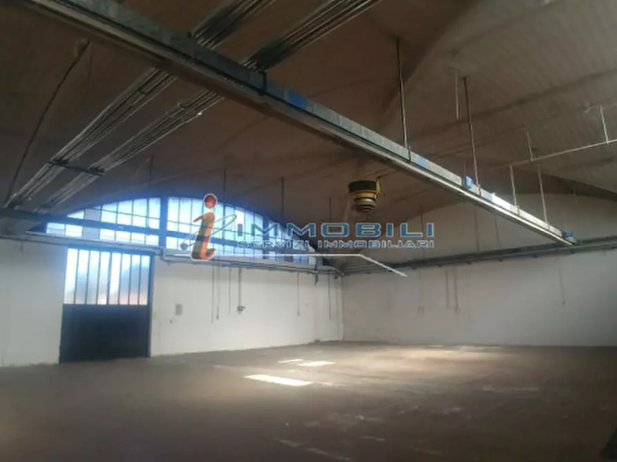 Immagine 2 di Magazzino in vendita  in VIA MILANO a Desio