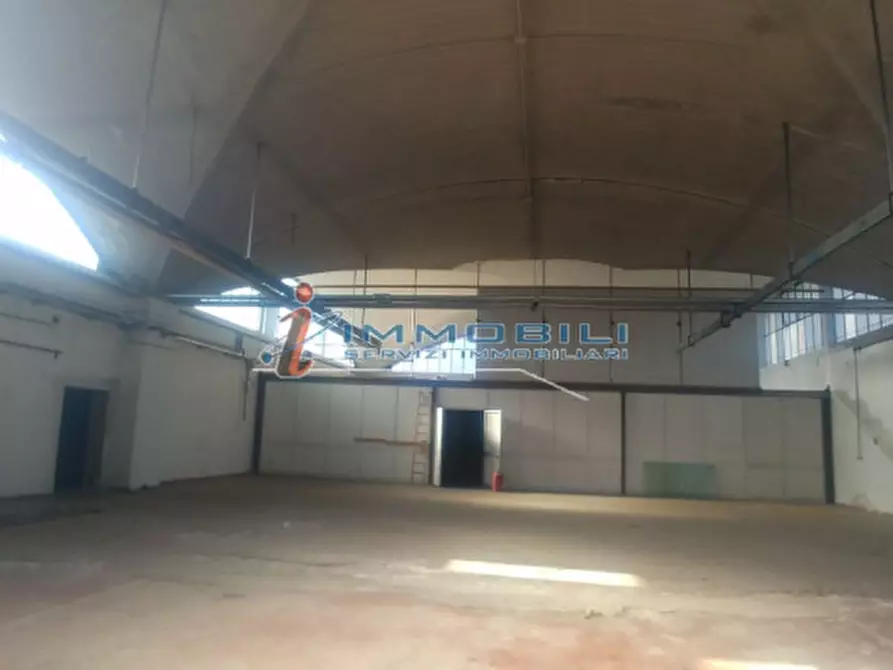 Immagine 13 di Magazzino in vendita  in VIA MILANO a Desio