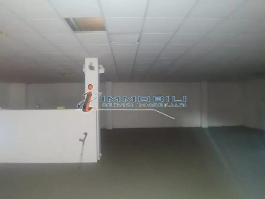 Immagine 15 di Magazzino in vendita  in VIA MILANO a Desio