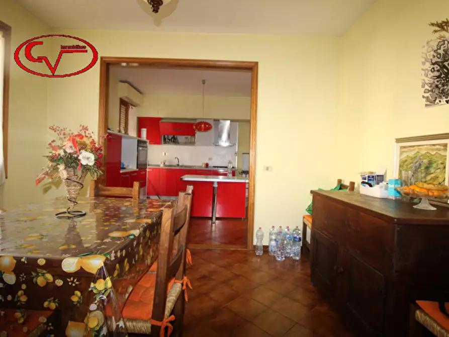 Immagine 1 di Appartamento in vendita  in via marconi a Loro Ciuffenna