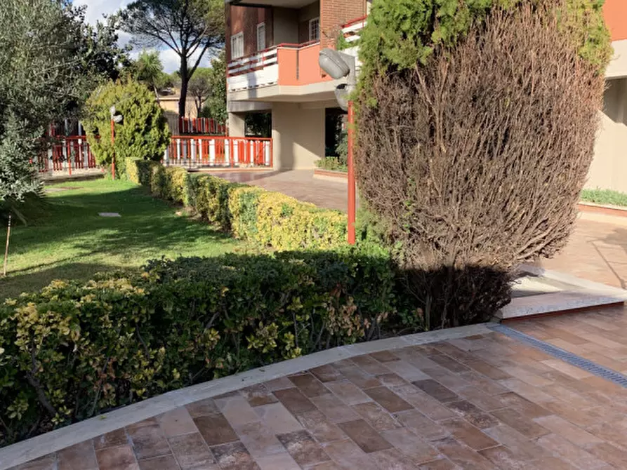 Immagine 3 di Appartamento in vendita  in VIA DESERTO DI GOBI a Roma