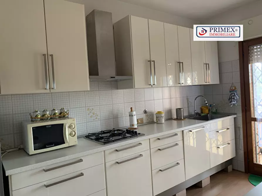 Immagine 6 di Appartamento in vendita  in VIA DESERTO DI GOBI a Roma