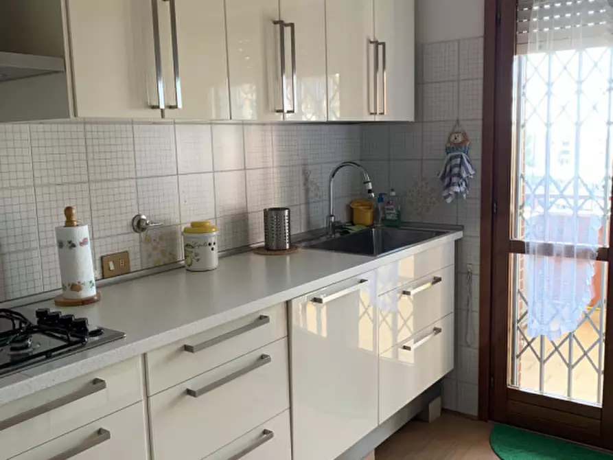 Immagine 7 di Appartamento in vendita  in VIA DESERTO DI GOBI a Roma