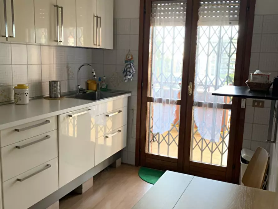 Immagine 8 di Appartamento in vendita  in VIA DESERTO DI GOBI a Roma