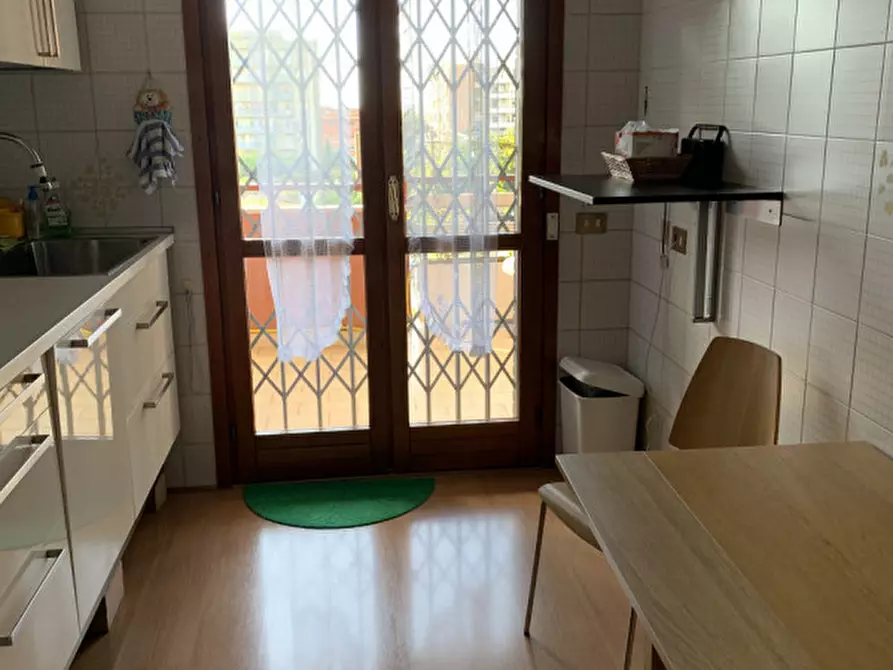 Immagine 10 di Appartamento in vendita  in VIA DESERTO DI GOBI a Roma