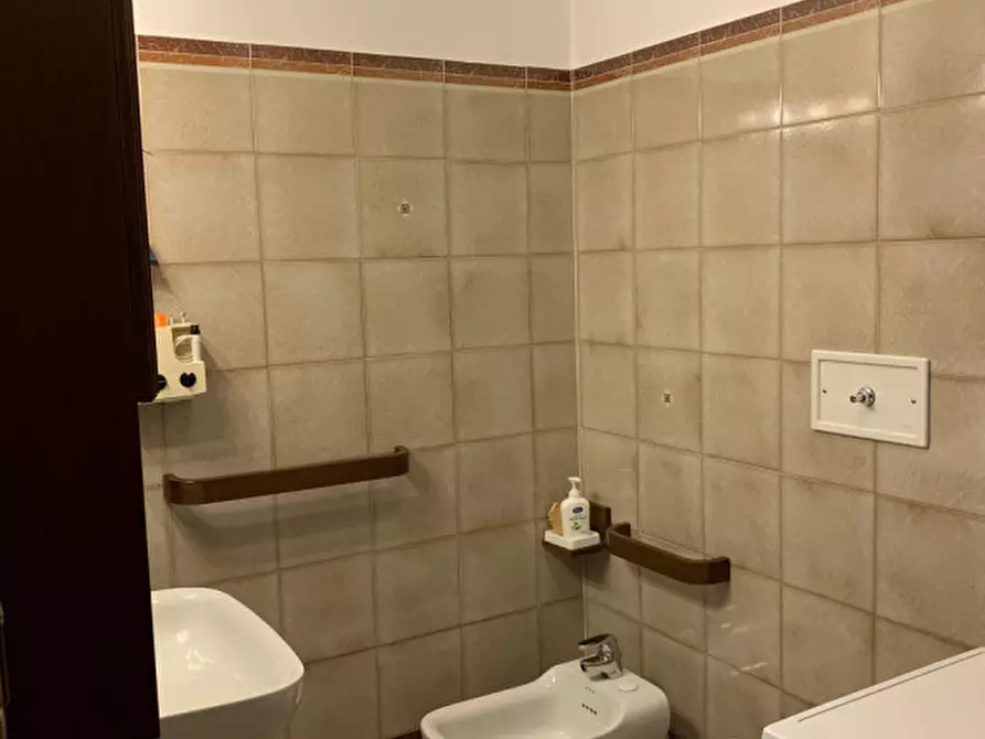 Immagine 36 di Appartamento in vendita  in VIA DESERTO DI GOBI a Roma