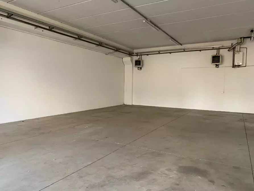 Immagine 2 di Capannone industriale in affitto  in VIA DEL PADULE a Scandicci