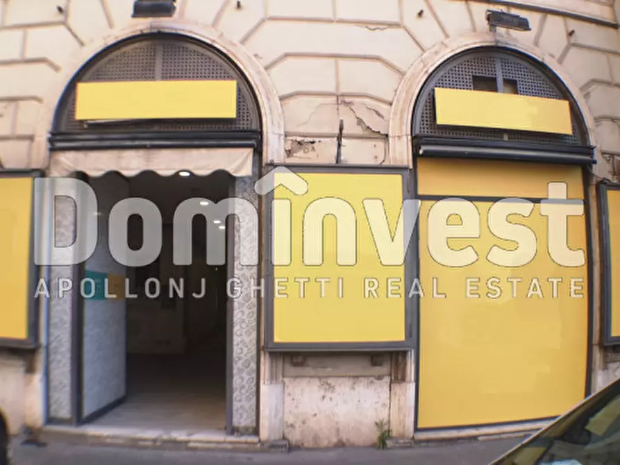 Immagine 8 di Negozio in affitto  in Via Torino a Roma