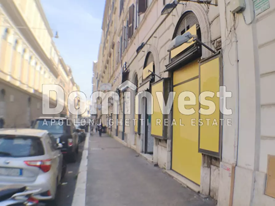 Immagine 9 di Negozio in affitto  in Via Torino a Roma