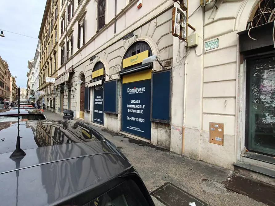 Immagine 14 di Negozio in affitto  in Via Torino a Roma
