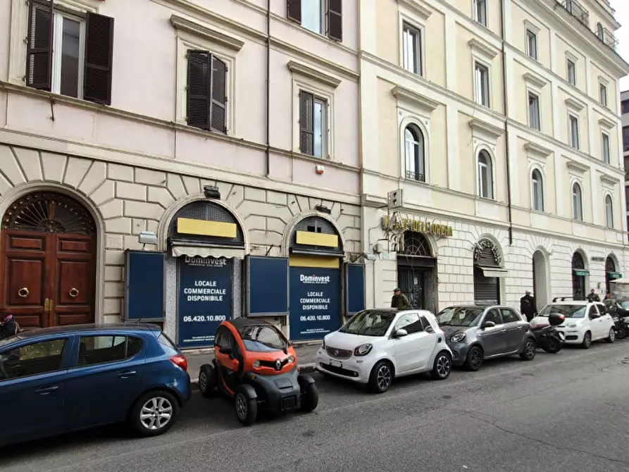 Immagine 17 di Negozio in affitto  in Via Torino a Roma