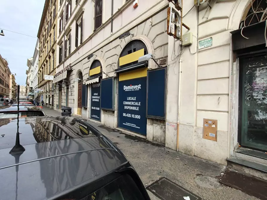 Immagine 20 di Negozio in affitto  in Via Torino a Roma