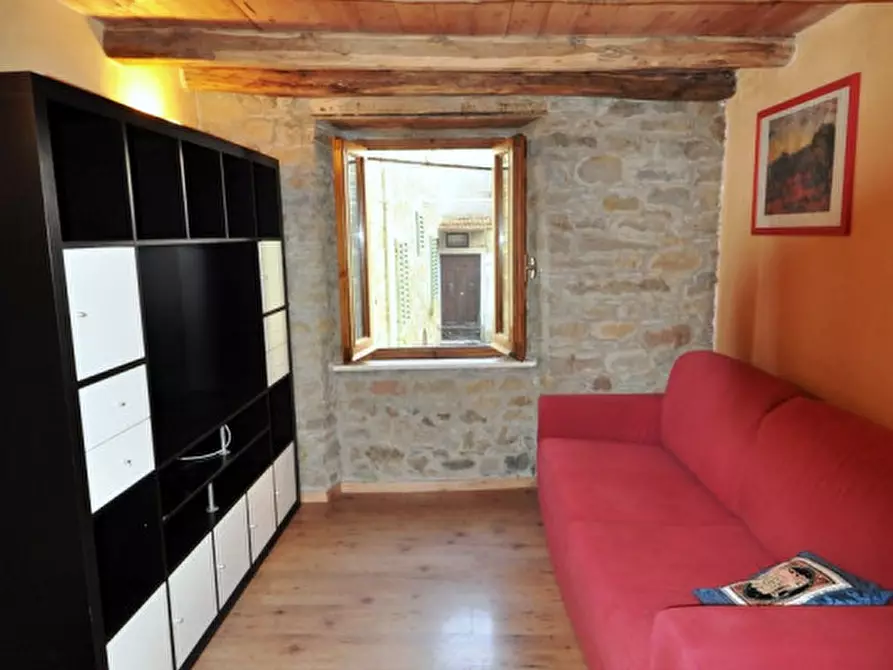 Immagine 3 di Appartamento in vendita  a Loro Ciuffenna