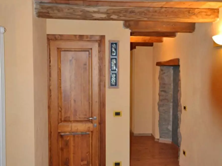 Immagine 5 di Appartamento in vendita  a Loro Ciuffenna