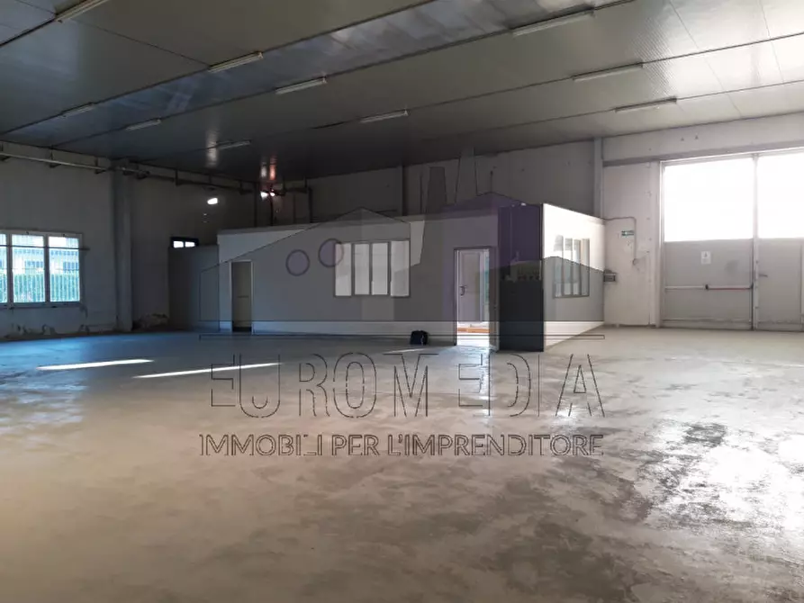 Immagine 3 di Capannone industriale in affitto  in via roma, 1 a Montecchio Maggiore