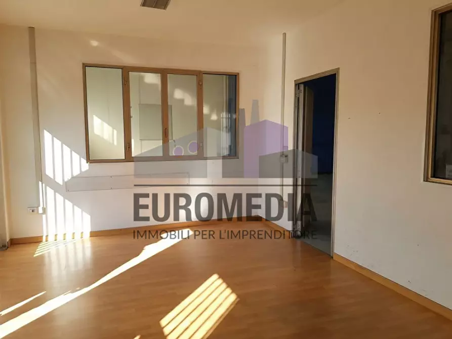 Immagine 3 di Capannone industriale in affitto  in via roma, 1 a Montecchio Maggiore