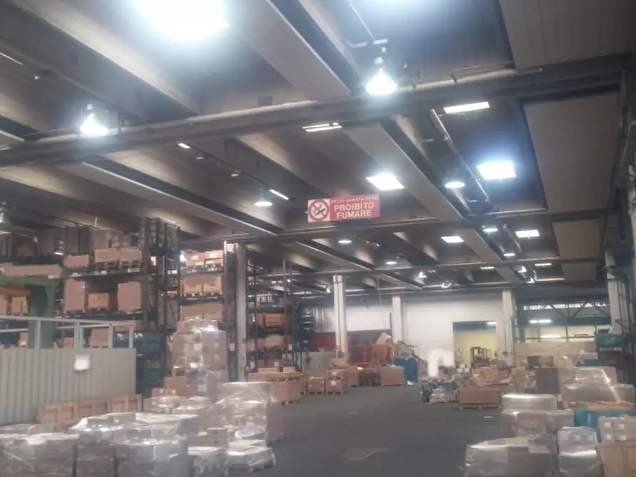 Immagine 2 di Laboratorio in affitto  in VIA CAMPANIA a Monza