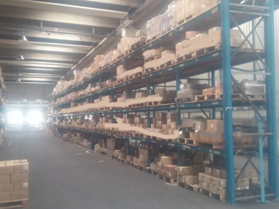 Immagine 9 di Laboratorio in affitto  in VIA CAMPANIA a Monza