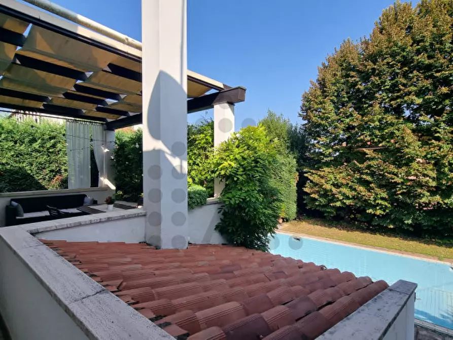 Immagine 1 di Villa in vendita  a Abano Terme