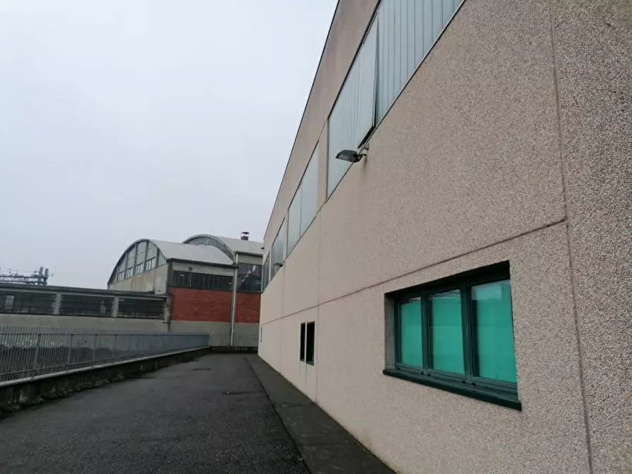 Immagine 2 di Capannone industriale in vendita  in Via Pordoi  26 a Rovato
