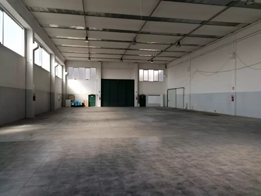 Immagine 2 di Capannone industriale in vendita  in Via Pordoi  26 a Rovato