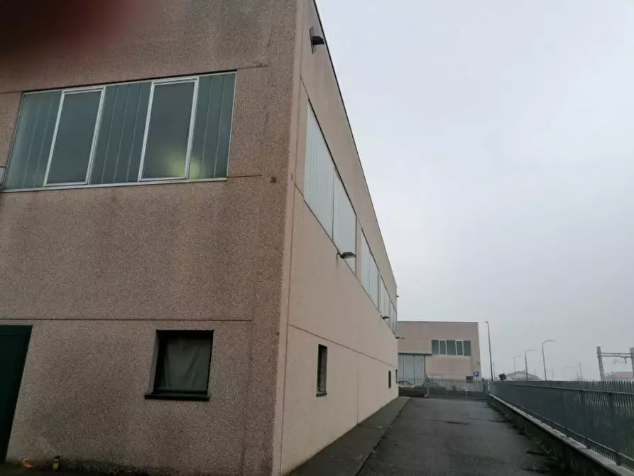 Immagine 6 di Capannone industriale in vendita  in Via Pordoi  26 a Rovato