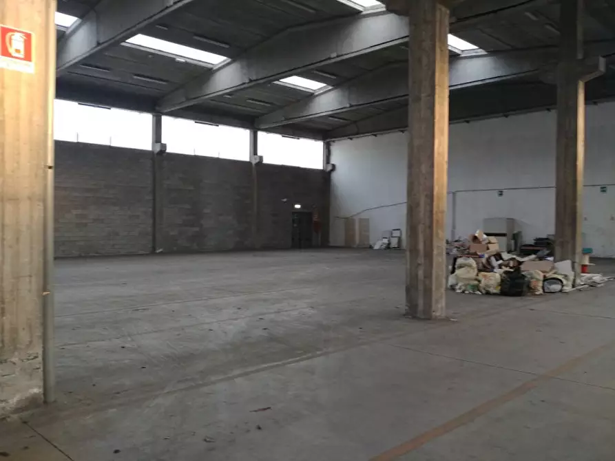 Immagine 12 di Magazzino in affitto  in VIA ARCHIMEDE a Settimo Milanese
