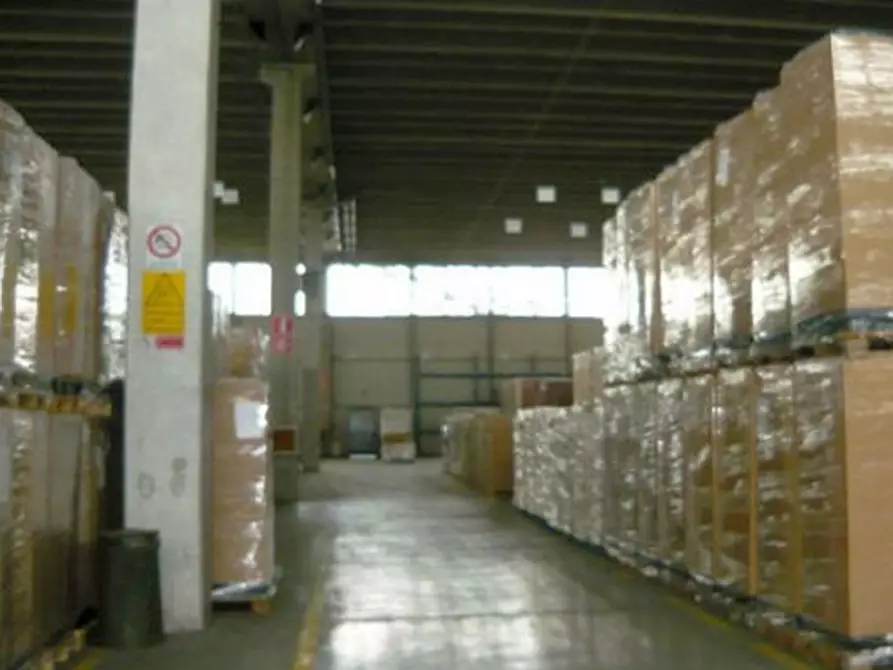Immagine 4 di Magazzino in affitto  in VIA MONTE NERO a Arluno
