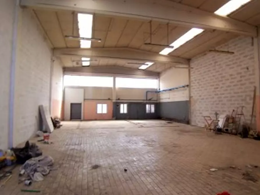 Immagine 4 di Laboratorio in vendita  in VIA PERCALI a Settala