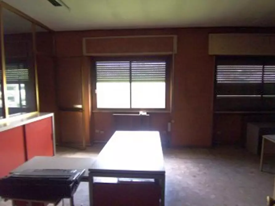 Immagine 18 di Laboratorio in vendita  in VIA PERCALI a Settala