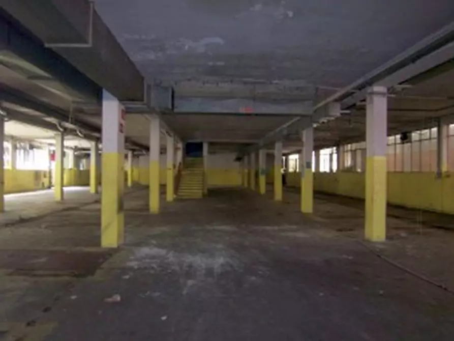 Immagine 7 di Magazzino in vendita  in VIA PERCALI a Settala