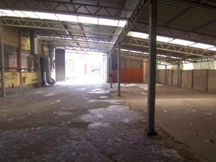 Immagine 15 di Magazzino in vendita  in VIA PERCALI a Settala