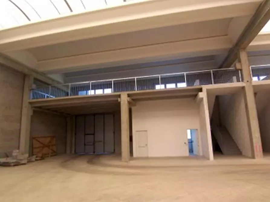 Immagine 3 di Laboratorio in vendita  in VIA BUOZZI a Liscate