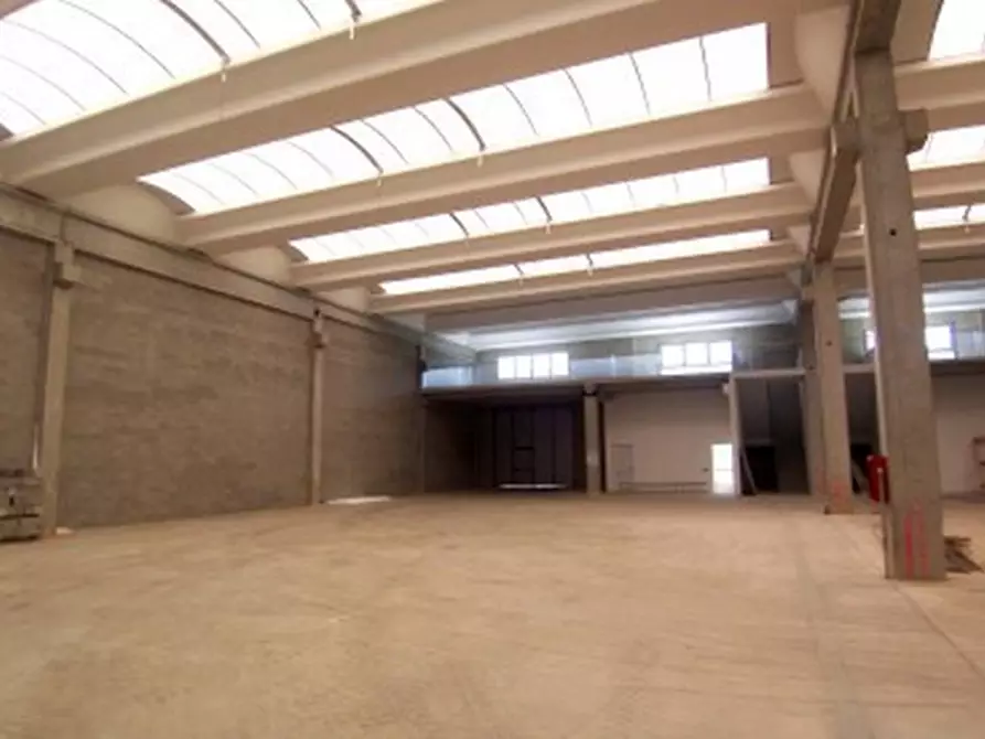 Immagine 7 di Laboratorio in vendita  in VIA BUOZZI a Liscate