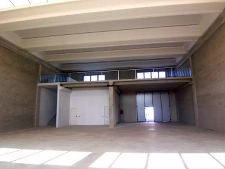 Immagine 2 di Magazzino in vendita  in VIA BUOZZI a Liscate