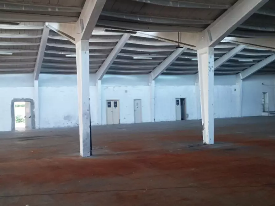 Immagine 6 di Laboratorio in vendita  in VIA PODGORA a Vimercate