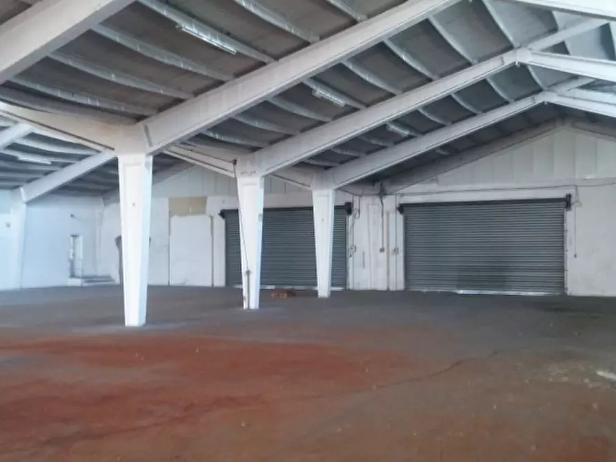 Immagine 7 di Laboratorio in vendita  in VIA PODGORA a Vimercate