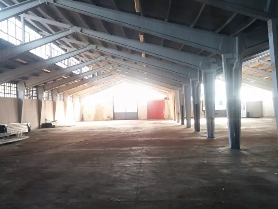 Immagine 15 di Laboratorio in vendita  in VIA PODGORA a Vimercate