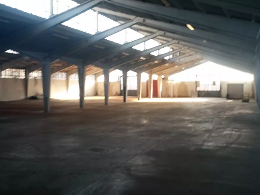 Immagine 18 di Laboratorio in vendita  in VIA PODGORA a Vimercate