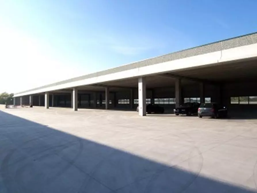 Immagine 4 di Magazzino in vendita  in VIA COPERNICO a Settimo Milanese