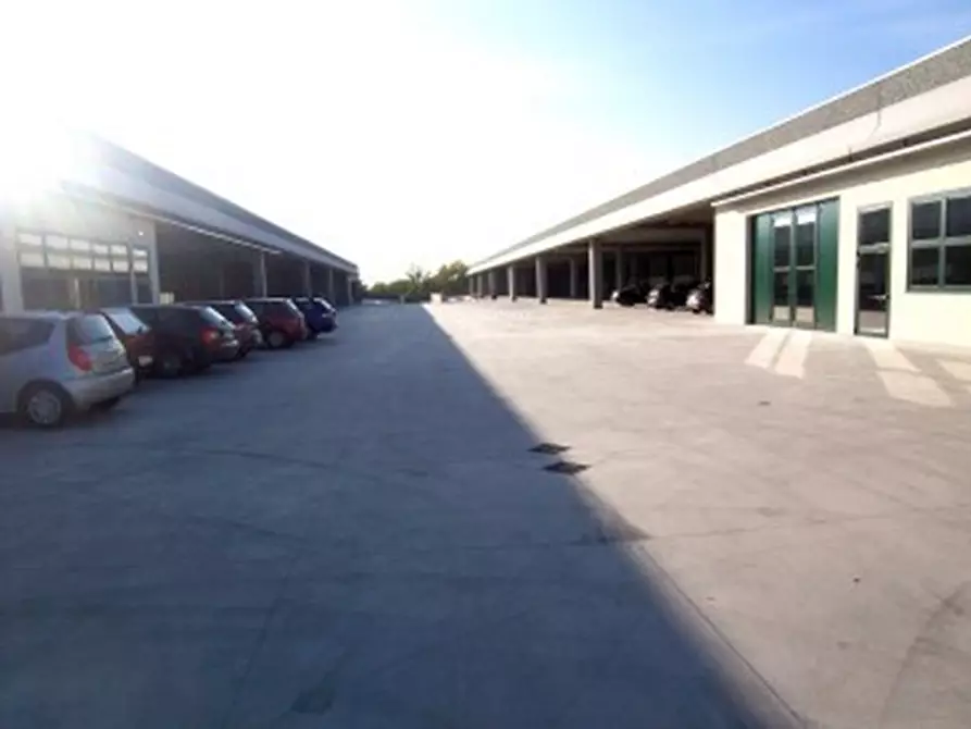 Immagine 2 di Laboratorio in vendita  in VIA COPERNICO a Settimo Milanese